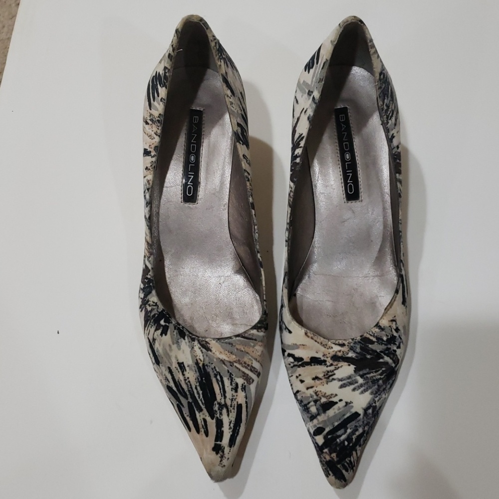 Bandolino Abstract Sketch Kitten Heels Sz 7.5